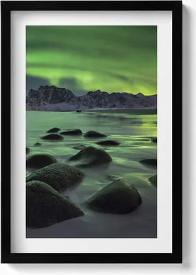 Produktbild von Nordlicht - grüne Landschaft– Wandbild mit Rahmen – Gerahmtes Bild  – Wanddekoration – 40x60 cm –  Schwarz
