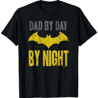 Produktbild von Batman - "Dad By Day" T-Shirt für Herren TV2972 (XXL) (Schwarz/Gelb)