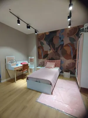 Produktbild von Kinderzimmer Möbel Bett Nachtisch Kleiderscrank Schreibtisch Kommode mit Spiegel