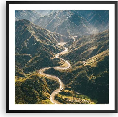 Produktbild von Gerahmtes Poster - Schwarzer Rahmen - Berge Weg Wald - 60x60 cm - Wand Bild - Wanddeko - Wandbilder - Kunstposter - Wandposter - Bilderrahmen - Bilder - Kunstdruck - Wanddekoration - P2BAC60x60-4700