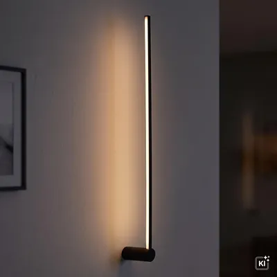 Produktbild von LED Wandlampe Aluminium 105 cm hoch Schwarz länglich warmweißes Licht 3000 K 520 lm Modern, KI-generiertes Bild