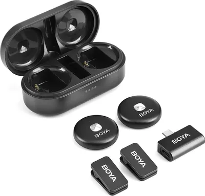 Produktbild von BOYA Kabelloses Mikrofonsystem mit 1 Empfaenger + 2 Sendern + 1 kabelloser Ladebox, 50 m uebertragungsreichweite, integrierter Akku-Ersatz fuer Android-Telefon, Computer, Laptop, Kamera fuer Live-Streaming, Interview, Vlog