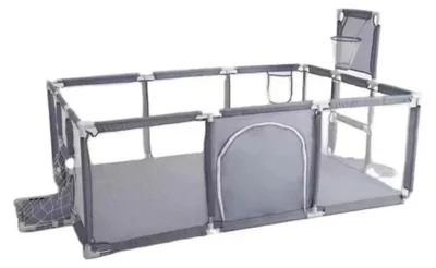 Obrázek produktu pro Hřiště, odolný materiál, bezpečné oplocení, šedá barva, fotbalová branka
