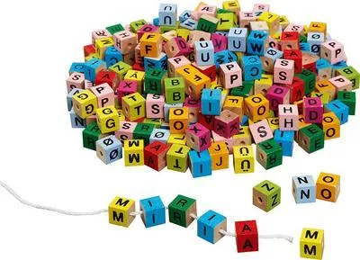 Image de Cube de lettres, multicolore, à enfiler