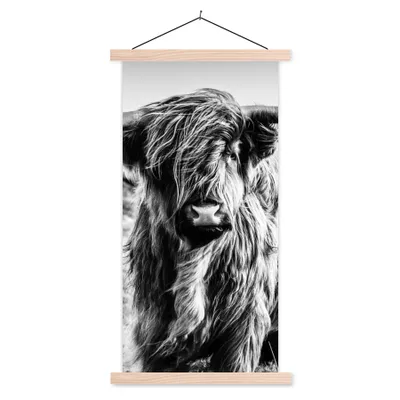 Produktbild von MuchoWow® Textilposter Schottischer Highlander - Natur - Kuh - Schwarz - Weiß 60x120 cm mit holzfarbenen Rahmen - Holz