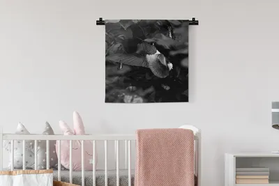 Produktbild von MuchoWow® Wandteppich Wandbehang Kolibri zwischen lila Blumen und Schmetterlingen - schwarz und weiß 60x60 cm Tapisserie Dekoration Wandtuch - Dekorationen - Wand Decke
