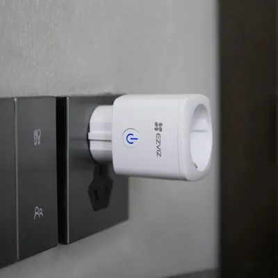 Immagine prodotto di Presa di corrente intelligente Ezviz CS-T30-10B-EU, Wi-Fi, controllo tramite app Ezviz, 2300W, compatibile con Amazon Alexa e Google Assistant