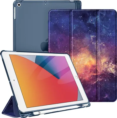 Produktbild von Fintie Hülle für iPad 9. Generation 2021/8. Gen 2020/7. Gen 2019 10.2 Zoll mit Stifthalter, ultradünne leichte Schutzhülle mit transparenter Rückseite und Auto Schlaf/Wach Funktion, Die Galaxie