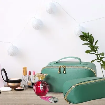 Produktbild von Geburtstagsgeschenk für Frauen | Kosmetiktasche personalisiert | Kosmetiktasche mit Namen | Geschenk für Frauen | personalisierte Kulturtasche Damen (Salbeigrün, Gross-Open-Flat)