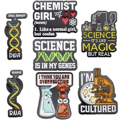 Image de 7 épingles de broche sur le thème de la science, avec différents motifs