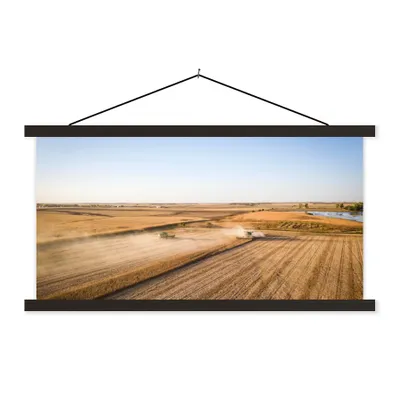 Produktbild von MuchoWow® Textilposter Feld - Bauernhof - Traktor - Landwirt - Landleben 120x60 cm mit schwarzem Rahmen - Dekoration Schlafzimmer