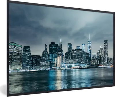 Produktbild von MuchoWow® Gerahmtes Poster New York - Skyline - Winter 60x40 cm - Poster mit Schwarzem Bilderrahmen Wandposter Rahmen Foto Bilder - Printing - Wanddeko Schlafzimmer