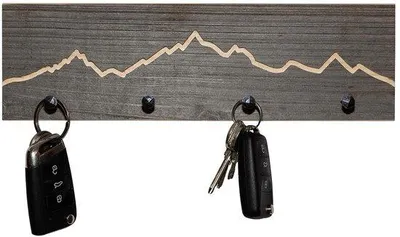 Produktbild von Holzschlüssel mit Bergkontur - Wanddekoration für Bergliebhaber - 30 cm