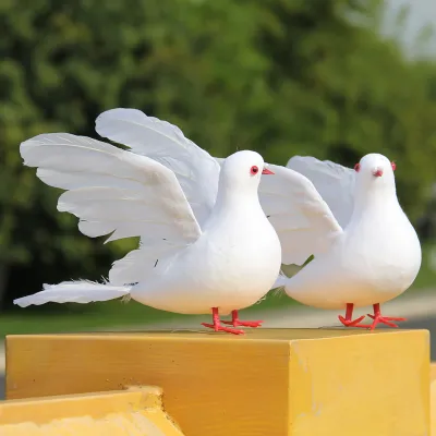 Produktbild von Simulationsschaum Dove 3D eingebettete Augen Echter Federbefestigung Spreizende Flügel Entzückende Foto -Requisite Friedens -Taube für Garten