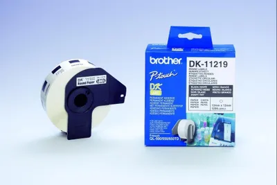 Produktbild von Brother DK-11219 - Schwarz auf Weiß - Rolle (1,2 cm) 1200 Stck. (1 Rolle(n) x 1200) Etiketten - für Brother QL-1050, QL-1060, QL-500, QL-550, QL-560, QL-570, QL-580, QL-650, QL-700, QL-720