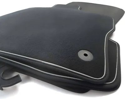 Image de Tapis de sol pour Audi A3 S3 RS3 8Y à partir de 2020> (bandes décoratives argent) Tapis velours premium Tapis de sol intérieur 4 pièces anthracite y compris fixation d'origine
