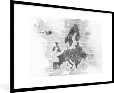 Produktbild von MuchoWow® Gerahmtes Poster Eurocard auf Zeitungspapier - schwarz und weiß 90x60 cm - Poster mit Schwarzem Bilderrahmen Wandposter Rahmen Foto Bilder - Wanddekoration - Fotos