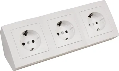 Obrázok produktu pre Zásuvkový blok McPower ''Flair'', 250 V~/16 A, povrchová montáž, biely, 3-cestný zásuvkový blok s ochranným kontaktom pre povrchovú montáž