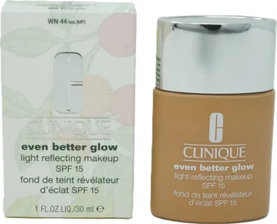 Produktbild von Clinique Even Better Glow Light Reflecting Makeup SPF 15, Flasche, Creme, Mischhaut, ölige Haut, Schutz, Glanz, Glättend, Messe, Warm