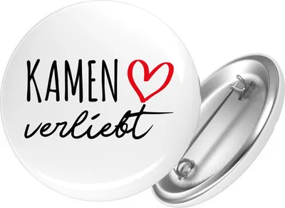 Produktbild von Huuraa Button Kamen verliebt 25mm rund mit Sicherheitsnadel Ansteckbutton Geschenkidee