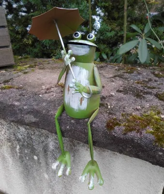 Produktbild von Kantenhocker Zaunfigur Pfahlhocker witziger Frosch mit offenem Schirm 27 cm