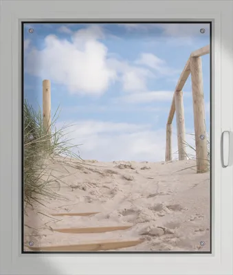 Produktbild von Wallario Lichtschutzbild, Dekorativer Sichtschutz Sonnenschutz 76 x 93 cm mit Motiv: Auf der Holztreppe zum Strand - Verdunklung ohne Bohren