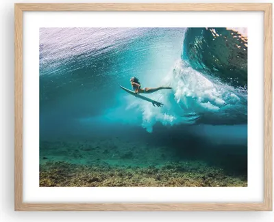 Produktbild von Gerahmtes Poster - Rahmen in heller Eiche - Surfen Unterwasser Frau - 50x40 cm - Wand Bild - Wanddeko - Wandbilder - Kunstposter - Wandposter - Bilderrahmen - Bilder - Kunstdruck - P2NAA50x40-4898