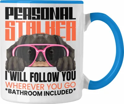 Produktbild von Trendation - Dackel Besitzerin Tasse Geschenk Lustiger Spruch Geschenkidee Personal Stalker (Blau)