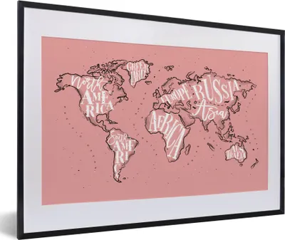 Produktbild von MuchoWow® MuchoWow® Gerahmtes Poster Weltkarte - Rosa - Briefe 60x40 cm - Poster mit zchwarzem Bilderrahmen - Schlafzimmer - Plakat in Rahmen - Drucken