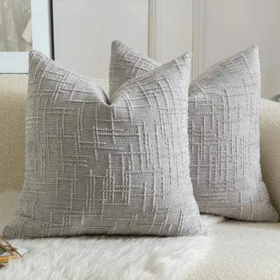 Produktbild von Set mit 2 Chenille-Kissenbezügen, 65 x 65 cm, hellgrau