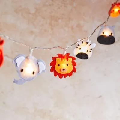 Productafbeelding van 16 LED Safari lichtketting met vilten motieven - Kinderkamer timer batterij LED nachtlampje kinderen