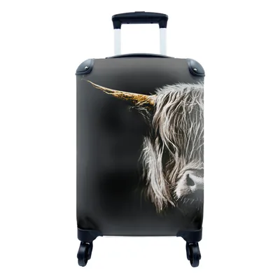 Produktbild von MuchoWow® Koffer Handgepäck Trolley Rollkoffer Kleine Reisekoffer mit 4 Rollen - Schottischer Highlander - Porträt - Hoorn - Cabin Size < 55x40x23 cm & 55x40x20 cm - Fotokoffer - Kabinenkoffer - Boardgepäck - Reise-Box - Reisekoffer - Reisegepäck - Koffer mit Bild - Trolley für Kinder