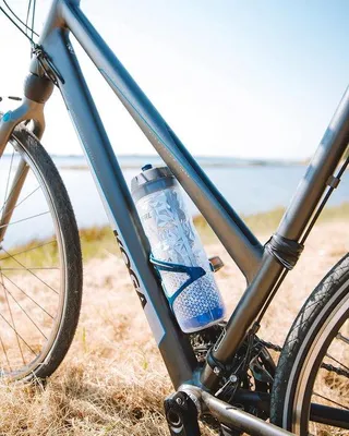 Obrázek produktu pro Dvoustěnný nerezový hrnek – 750 ml – ideální pro horké i studené nápoje