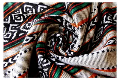 Produktbild von Dekostoff Meterware Ethno - robuster Jacquard beige mit Streifen - Stoff für Kostüme und Ponchos - stabiles Mischgewebe