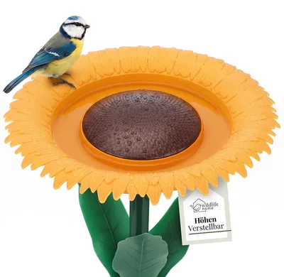 Produktbild von WILDLIFE HOME Trink- & Futterblume I Vogeltränke stehend für Wildvögel 60cm I Vogelfutterspender mit Ständer, Vogelfutterstation, Futterspender für Vögel im Garten, KI-generiertes Bild