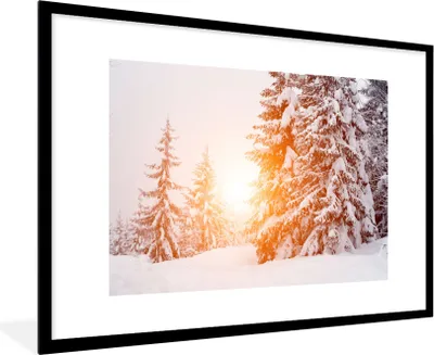 Produktbild von MuchoWow® Gerahmtes Poster Sonne - Bäume - Schnee 90x60 cm - Poster mit Schwarzem Bilderrahmen Wandposter Rahmen Foto Bilder - Wanddekoration - Fotos