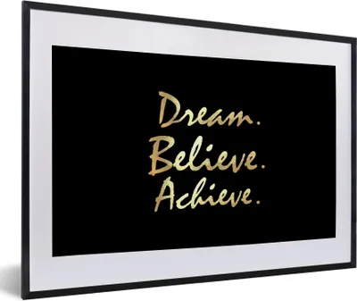 Produktbild von MuchoWow® Gerahmtes Poster Zitat - Traum - Schwarz - Gold 60x40 cm - Poster mit Schwarzem Bilderrahmen Wandposter Rahmen Foto Bilder - Schlafzimmer - Plakat in Rahmen - Drucken
