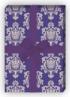 Produktbild von Edles vintage Geschenkpapier mit üppigem Damast Muster, lila zum Einpacken - G11616, 32 x 48cm