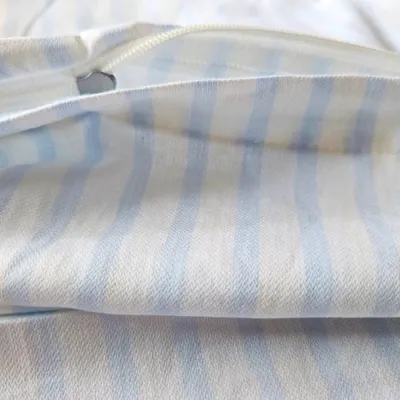 Produktbild von Seitenschläferkissen Bezug 40x145 cm Stillkissen Kissenbezug Kissenhülle 100% Baumwolle mit Reißverschluss Blau Weiß Gestreift