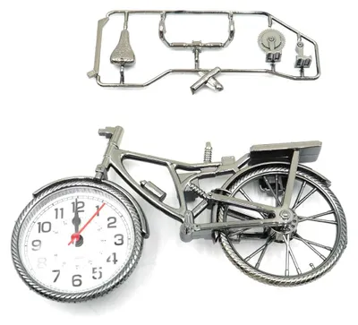 Vintage Tischuhr, Retro-Fahrrad-Design, 22x6x13 cm, silber