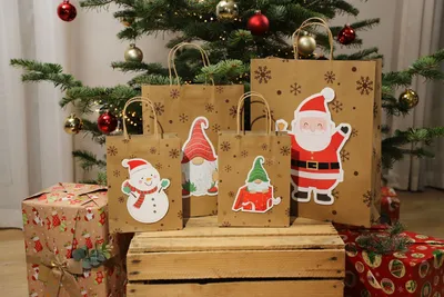 Produktbild von 24 Stück große weihnachtliche Geschenktaschen 3D-Effekt Präsentbeutel 33x10x41cm