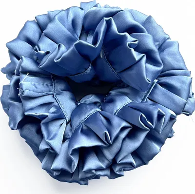 Image de Grand chouchou en satin uni, lâche et stylé en bleu