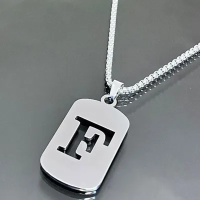 Produktbild von Personalisierte Halskette mit Buchstabe F - Elegantes Schmuckstück für jeden Anlass KP34029