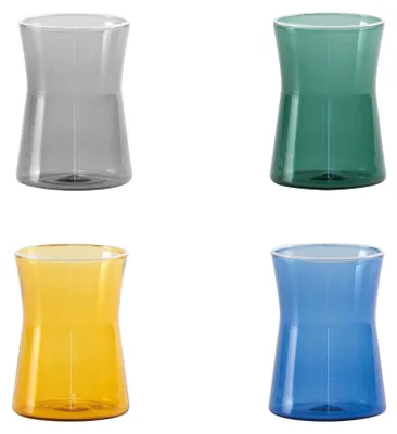 Imagen del producto de Conjunto de 4 vasos Zafferano "Classy", fabricados en vidrio de borosilicato, soplados a mano, en varios colores, con un diseño moderno, ergonómico y geométrico