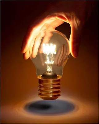 Image de Lampe de bureau électrique - Forme : ampoule - Sans fil - Pièce unique - Noir - Métal