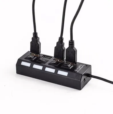 Obrázok produktu pre Jumada – Rýchly USB 2.0 hub s LED indikátormi a funkciou inteligentného prepínania, s 4 portami, určený pre používateľov stolných počítačov a notebookov.