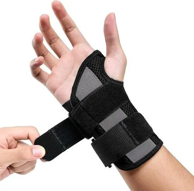 Produktbild von Famanu Handgelenkstütze mit Schiene zur täglichen Anwendung - schwarz - für linke oder rechte Hand - Sehnenentzündung - Verstauchungen - Größe S/M