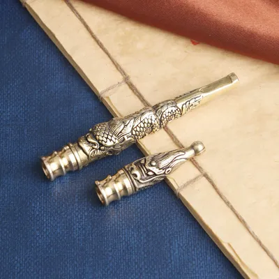 Produktbild von Retro Messing Drachenmuster Zigarettenspitze mit abnehmbarem Reinigungsfilterelement, Traditionelle Pfeife, Rauchpistole, Altmodische Pfeife