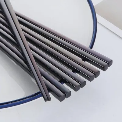 Produktbild von Unyqoos® Edelstahl-Essstäbchen Set – 5 Paar (23,5 cm) aus 304er Edelstahl, vierkantig, rutschfest & ungiftig, spülmaschinenfest, moderne Farben