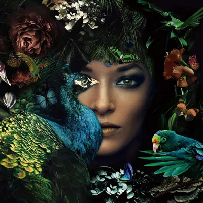 Produktbild von ArtUniverse Glasbild Die Lady Und Der Pfau 100 x 100 cm